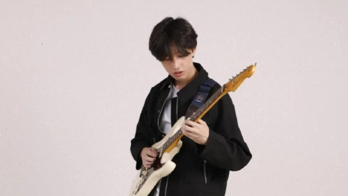 Мансур Кудайберген показал фото у "Байтерека" и впечатлил подписчиков из-за рубежа