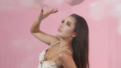 "Нереально": Элизат Берикова впечатлила чувственной и нежной фотосессией