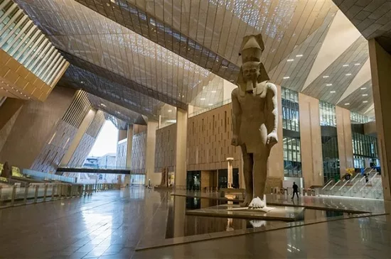 В Египте открылся новый музея - Grand Egyptian Museum В Египте открылся новый музея - Grand Egyptian Museum