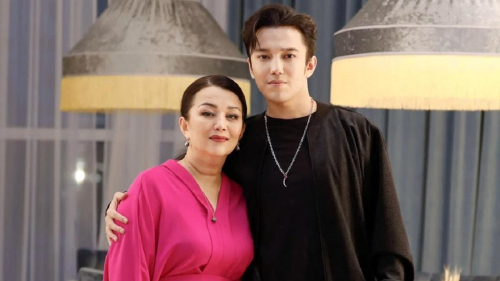 Селфи Димаша с мамой, снятое перед его концертом в Лондоне, очаровало Сеть 1 Селфи Димаша с мамой, снятое перед его концертом в Лондоне, очаровало Сеть