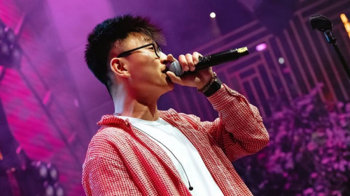 Совместное творчество Крутого и казахстанца Alex Lim покорило меломанов