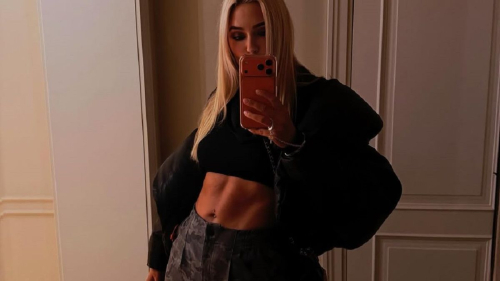 42-летняя звезда "Универа" похвасталась прессом на фото