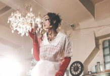 Айжулдыз Адайбекова устроила необычную новогоднюю фотосессию