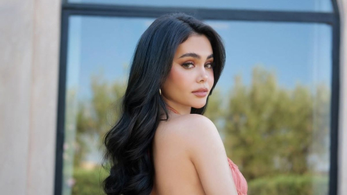 Актриса Ивана Алави устроила фотосессию в нижнем белье к своему 29-летию
