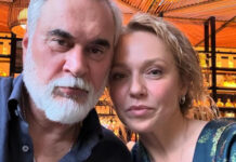 Альбина Джанабаева рассказала о новогодних традициях семьи и показала теплые фото