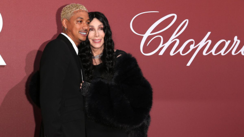 DM: 79-летняя Шер выходит замуж за бойфренда, который младше ее на 40 лет 1 DM: 79-летняя Шер выходит замуж за бойфренда, который младше ее на 40 лет