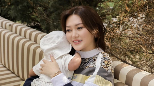 "Дочки-сыночки": бэби-бум в семьях казахстанских артистов в 2025 году