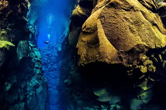 Уникальное место для тех, кто хочет прогуляться между континентами