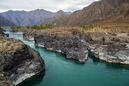 Уникальное место для тех, кто хочет прогуляться между континентами