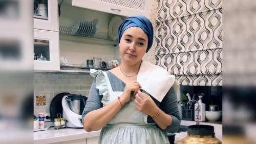 "Келин нужно платить зарплату": Беркут и Аиша сняли позитивное видео с участием всей семьи