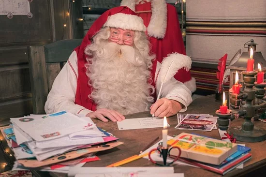 Рождественская магия на Средиземном море в Турции: Демре принимает фестиваль Санта-Клауса