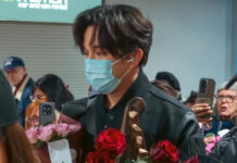 Прилетевшему в Ригу Димашу подарили старинный музыкальный инструмент