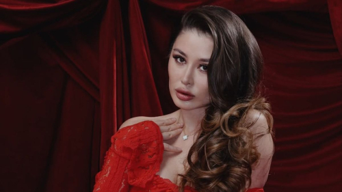 Роковая нежность: Асель Аскар очаровала новой фотосессией 1 Роковая нежность: Асель Аскар очаровала новой фотосессией