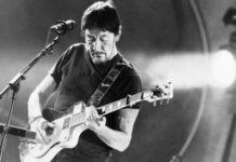 Умер британский певец Крис Ри