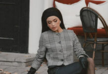 «В ней нет изъяна»: Акбота Сейтмагамбет пощеголяла в мини-юбке