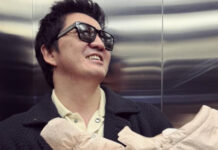 Жена Айкына показала кадры с выписки из роддома