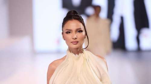 Жулдыз Абдукаримова показала новую квартиру, которую купила для мамы в Астане