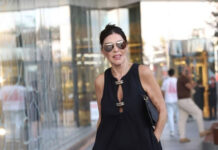 81-летняя «мать» султана Сулеймана появилась в модном аутфите в стиле casual