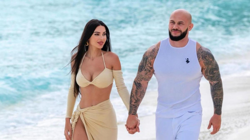 "А что Джигу не показали?": подавшая на развод Самойлова выложила фото с детьми с отдыха