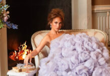 «Бриллиант»: Джей Ло в роскошном платье на новых фото украла сердца фанатов