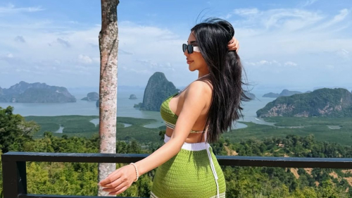 "Ей все еще 18": Сиви Махмуди поделилась пляжными фото из Таиланда 1 "Ей все еще 18": Сиви Махмуди поделилась пляжными фото из Таиланда