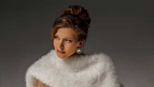 "Это шедеврально": Лиза Арзамасова восхитила пользователей Сети своим преображением 1 "Это шедеврально": Лиза Арзамасова восхитила пользователей Сети своим преображением