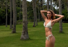 «Идеальная»: Евгения Лоза пощеголяла стройной фигурой в бикини на Бали