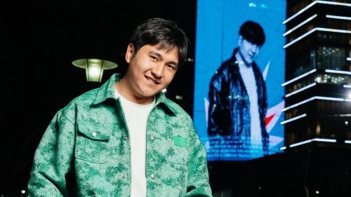 Исполнитель хита про ландыши окунул в ностальгию фанатов отрывком из новой песни