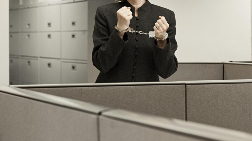 Казахстанскую модель задержали в Индонезии: ее подозревают в избиении российской блогерши