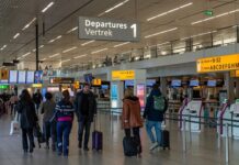 Будьте внимательны в Европе происходит отмена рейсов из-за плохой погоды