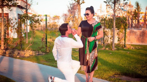 Мама Кайрата Нуртаса показала фото с сыном 18-летней давности 1 Мама Кайрата Нуртаса показала фото с сыном 18-летней давности