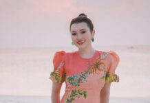 Отдыхающая на Мальдивах Ерке Есмахан показала фото с двумя сыновьями