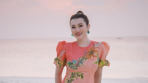 Отдыхающая на Мальдивах Ерке Есмахан показала фото с двумя сыновьями