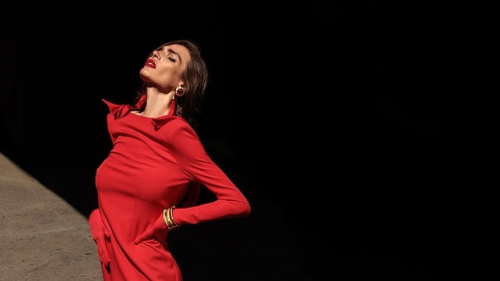 "Чертово место": Алена Водонаева покрасовалась на фоне самого таинственного отеля в мире 1 "Чертово место": Алена Водонаева покрасовалась на фоне самого таинственного отеля в мире