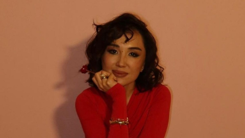 "Держите меня семеро!": Ляйля Султанкызы поразила своим преображением 1 "Держите меня семеро!": Ляйля Султанкызы поразила своим преображением