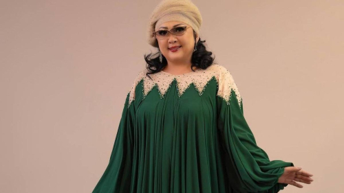 "Ойбай, я опоздала?": Макпал Жунусова собрала двойной солд-аут в Алматы 1 "Ойбай, я опоздала?": Макпал Жунусова собрала двойной солд-аут в Алматы