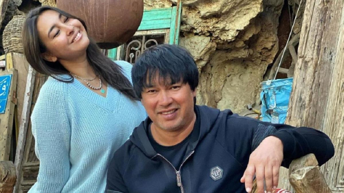 "Оставили детей дома": Беркут увез Аишу на отдых