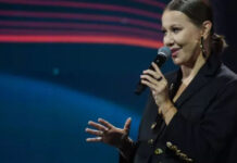 «Пересказывать не буду, не хочу подставлять»: Собчак побывала на концерте Сабурова в Таиланде