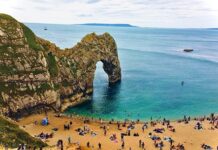 В Британии закрыли проход к известной достопримечательности