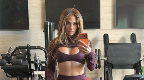 "Такое вдохновение": 56-летняя Джей Ло показала подтянутую фигуру