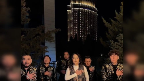 Айгуль Иманбаева и группа "Алатау Серілері" исполнили зажигательный танец 1 Айгуль Иманбаева и группа "Алатау Серілері" исполнили зажигательный танец