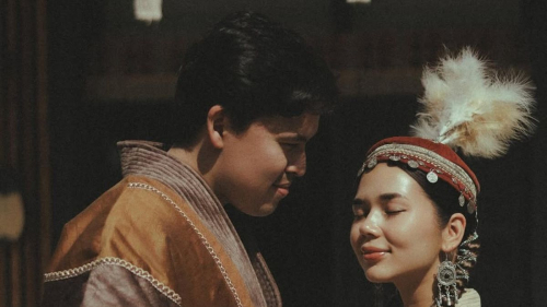 Арман Юсупов и Карина Оксукпаева с детьми устроили колоритную фотосессию к Наурызу