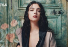 Дочь Беллуччи снялась в оголяющем грудь джемпере без бюстгальтера для журнала