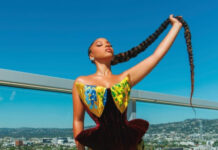 «Это огонь!»: Хлоя Бейли появилась в ярком наряде с экстремально длинной косой