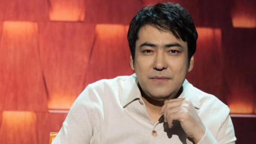 "Отец, сын и внук": Мейрамбек Беспаев растрогал теплыми семейными фото 1 "Отец, сын и внук": Мейрамбек Беспаев растрогал теплыми семейными фото