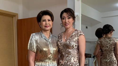 Роза Рымбаева и Толкын Забирова порадовали фанатов эффектным видео