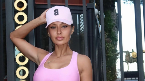 "Розовая пантера": Боня похвасталась идеальной фигурой в фитнес-костюме 1 "Розовая пантера": Боня похвасталась идеальной фигурой в фитнес-костюме