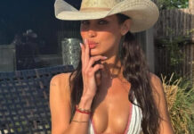 Самая красивая женщина в мире появилась на Неделе моды в прозрачном белье