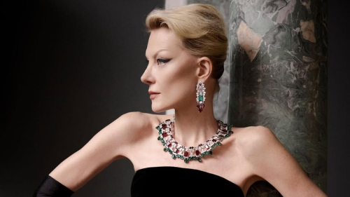 "Шик, блеск и красота": Рената Литвинова вдохновила фанатов роскошными образами