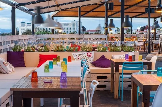 В Испании планируют закрывать открытые террасы в летнее время